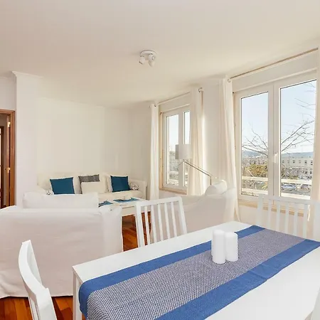 Flat In Alges With River Views Апартаменты