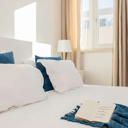 Апартаменты Flat In Alges With River Views *