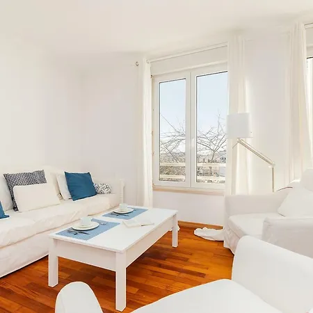 Flat In Alges With River Views * Лиссабон