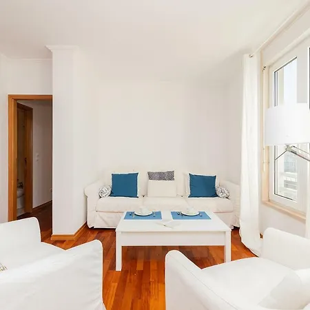 Flat In Alges With River Views Lisboa
